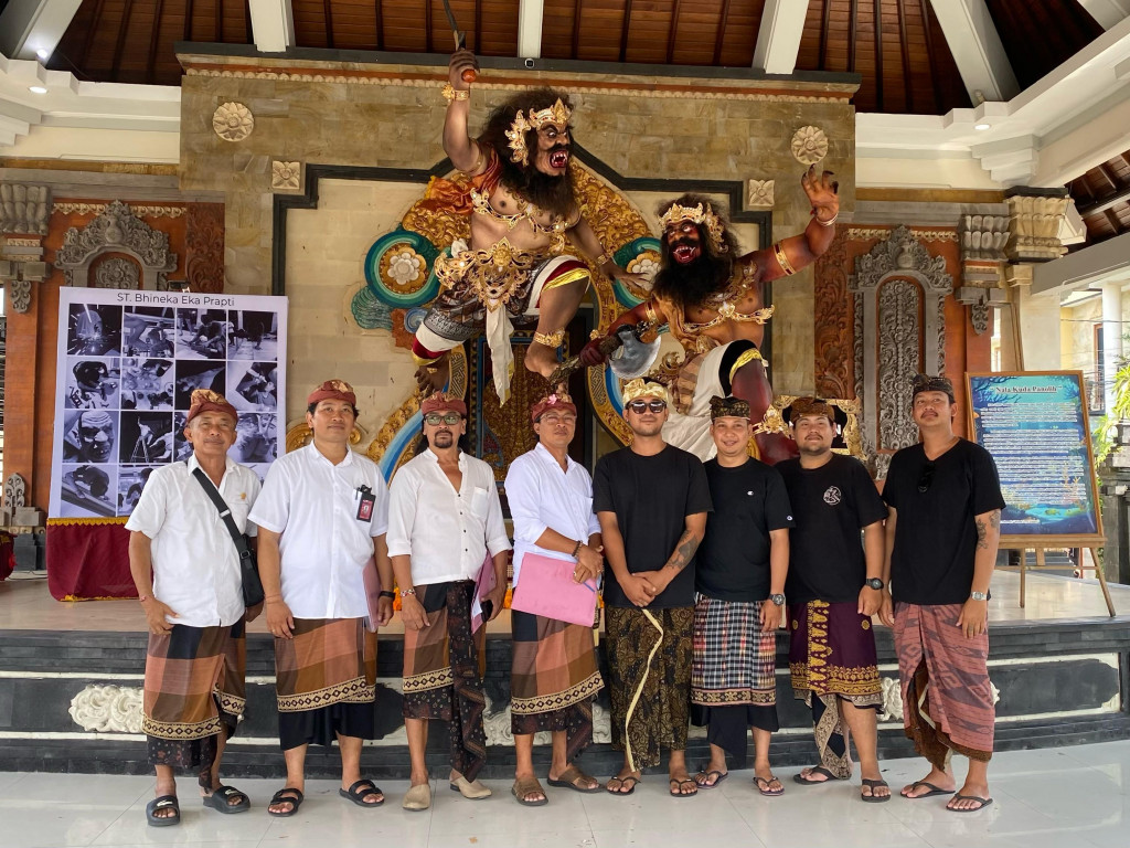 Nala Kuda Panolih : Persembahan Hasil Karya Kreatif ST. Bhineka Eka Prapti Br. Camas Kangin Dalung